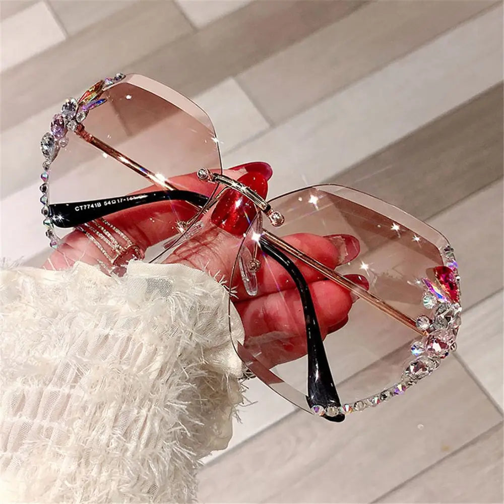 New Fashion Female Eyewear Cutting Lens Rimless Sunglasses Gradient Rhinestone Sunglasses Women Sun Glasses